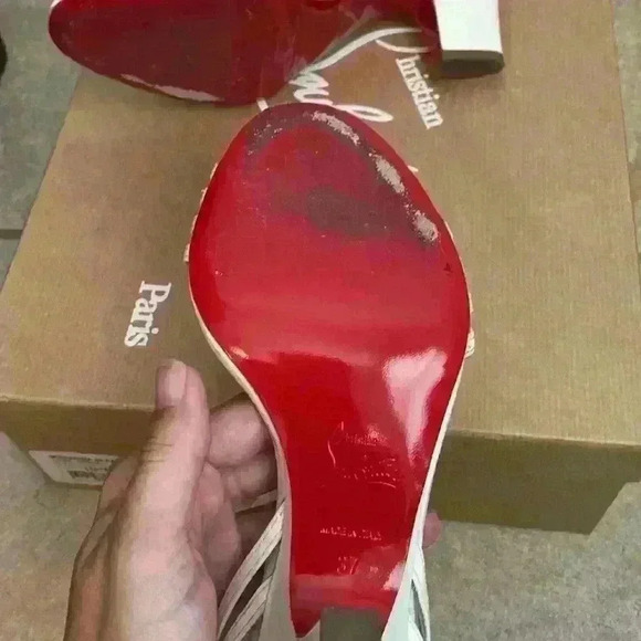 Louboutin Myriadina 85 Patent in Snow - Picture 5 of 5